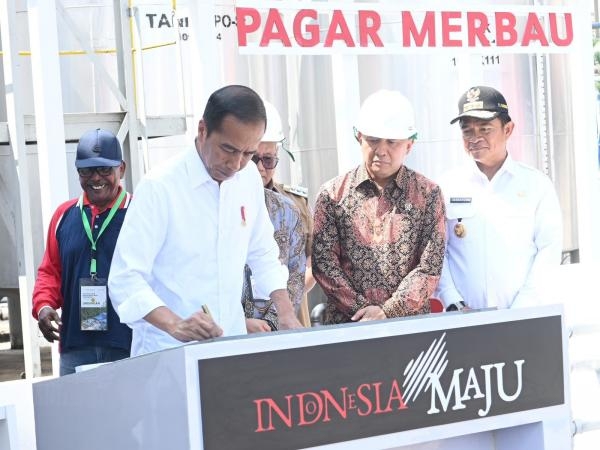 Dampingi Presiden Joko Widodo Resmikan Pabrik Minyak Makan Merah, Pj Gubernur Hassanudin Sambut Baik Hilirisasi Berbasis Rakyat di Sumut